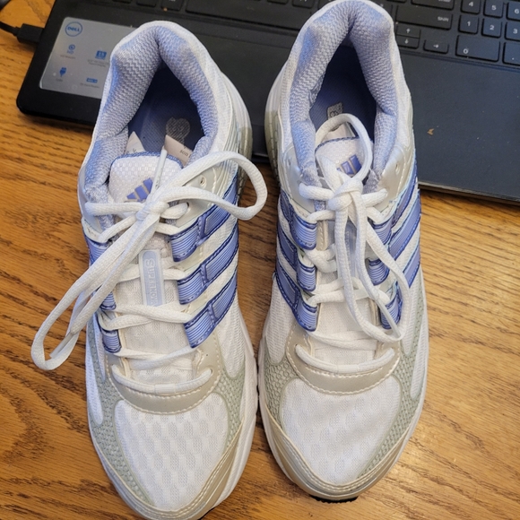 Ladies  Adidas Sneakers - Picture 1 of 9